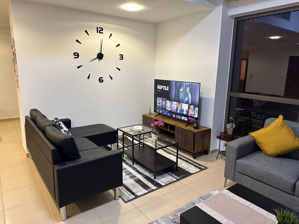 Moonlight Hostel Jbr - 2Min Walk To Jbr Beach - Gym - 2Min Metro Station - Poll Dubai Eksteriør billede