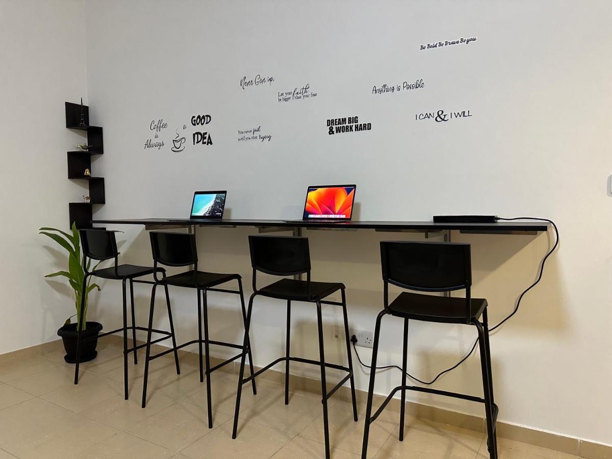 Moonlight Hostel Jbr - 2Min Walk To Jbr Beach - Gym - 2Min Metro Station - Poll Dubai Eksteriør billede