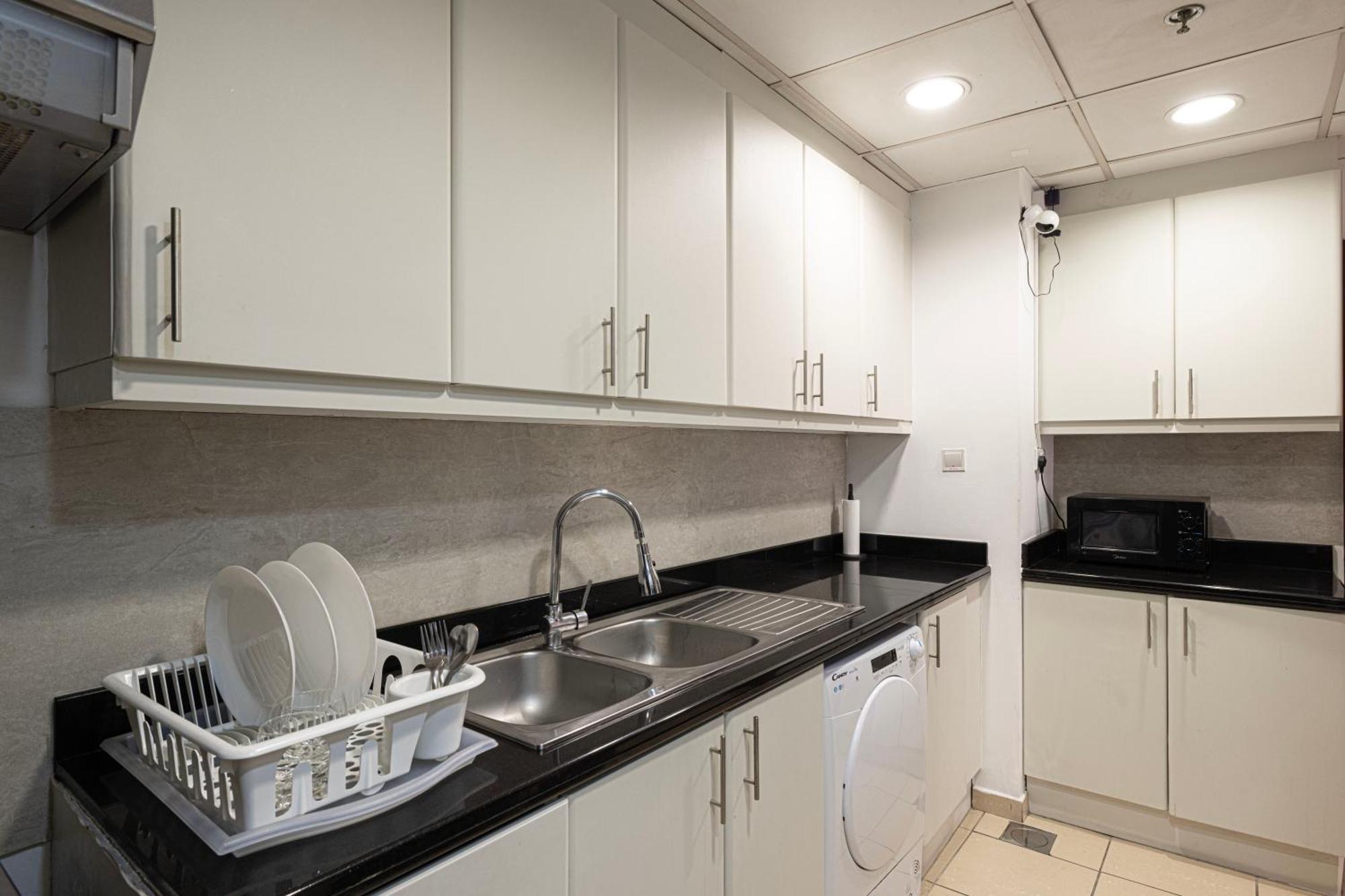 Moonlight Hostel Jbr - 2Min Walk To Jbr Beach - Gym - 2Min Metro Station - Poll Dubai Eksteriør billede